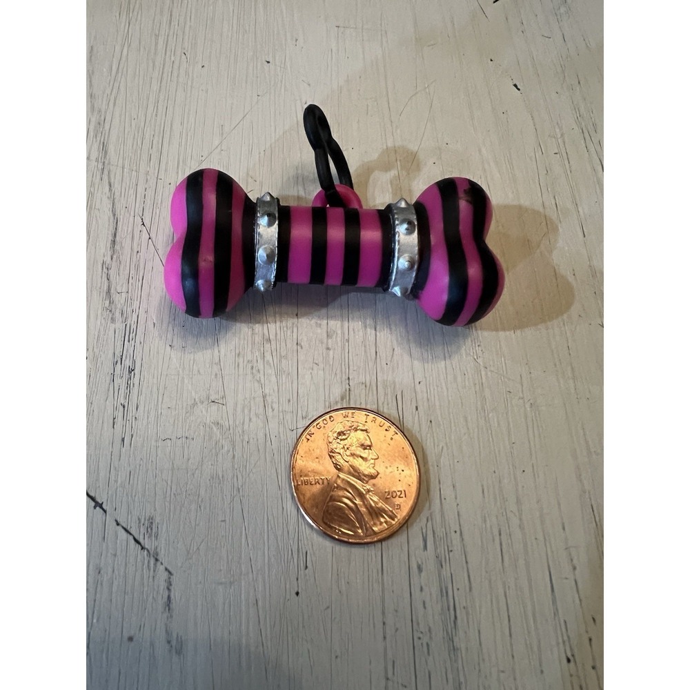 LOL Surprise Pet Glee Club‎ Series 3 Ruff Rocker Dog Bone Charm accessory